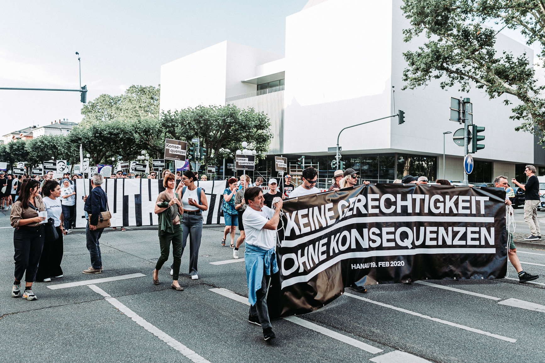 Demonstration am 7. Juli 2023 in Wiesbaden anlsslich des Endes des Untersuchungs­ausschusses.